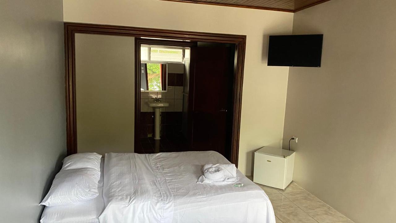 Hotel Puerto San Luis Tilarán Kültér fotó