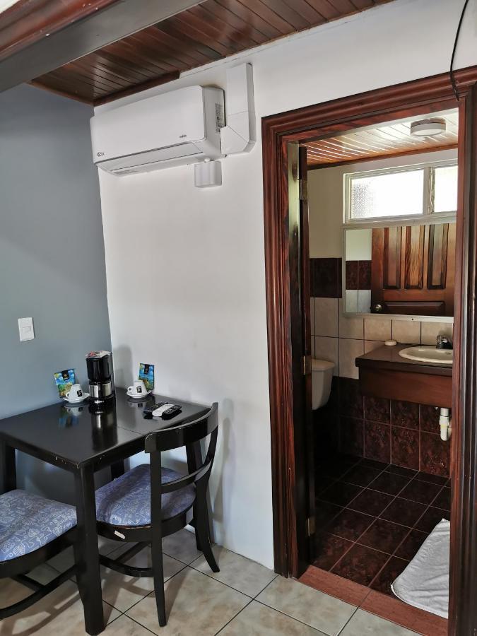 Hotel Puerto San Luis Tilarán Kültér fotó