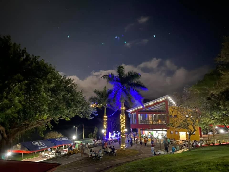 Hotel Puerto San Luis Tilarán Kültér fotó